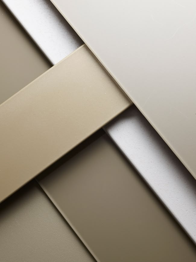 Lake, Kaplama (Veneer) ve Laminat: Hangi Yüzey Daha Uygun?